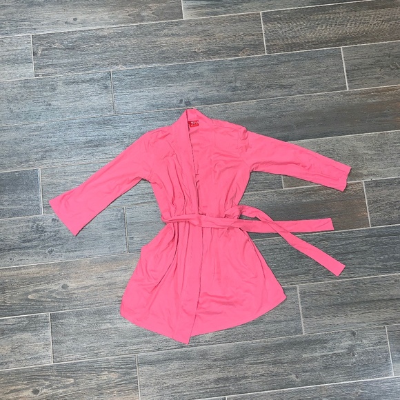 Pink Robe - Picture 2 of 6